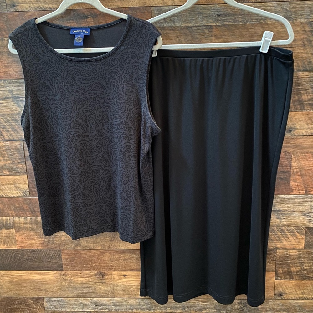 Charter Club women’s 2 pc skirt set.